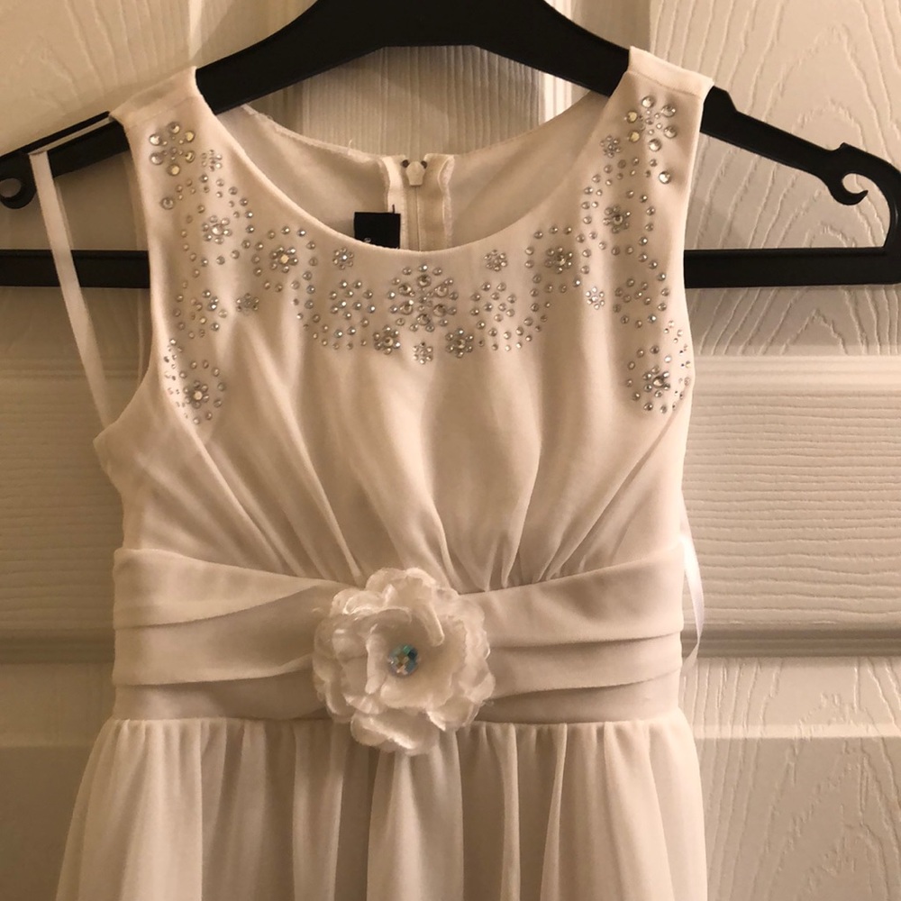Girls sz 5 beautiful white diamond 💎 accent dress - Picture 3 of 6
